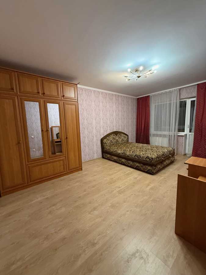 Продаж 3-кімнатної квартири 74 м², Грушевського вул., 17Г