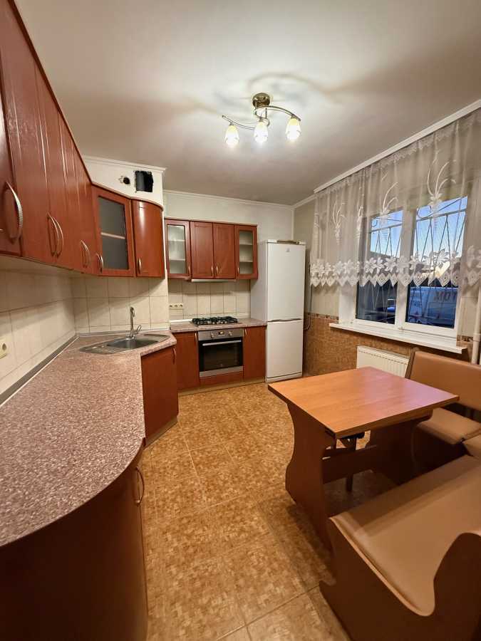 Продаж 3-кімнатної квартири 74 м², Грушевського вул., 17Г