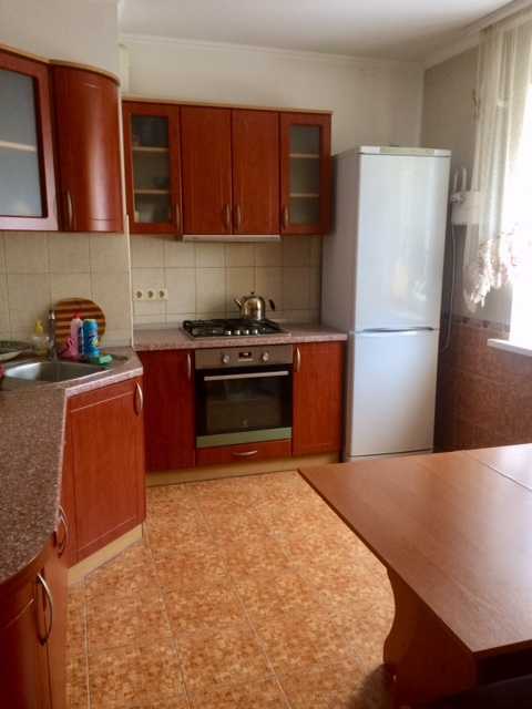 Продаж 3-кімнатної квартири 74 м², Грушевського вул., 17Г
