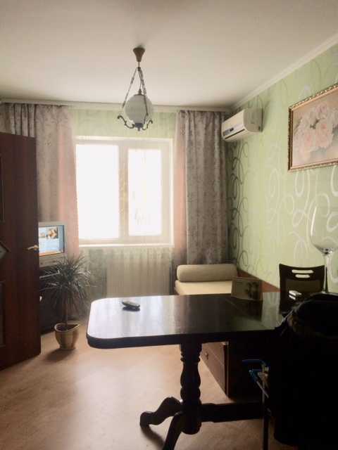 Продаж 3-кімнатної квартири 74 м², Грушевського вул., 17Г