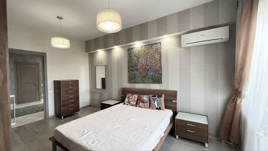 Продаж 3-кімнатної квартири 150 м², Французский бул., 9