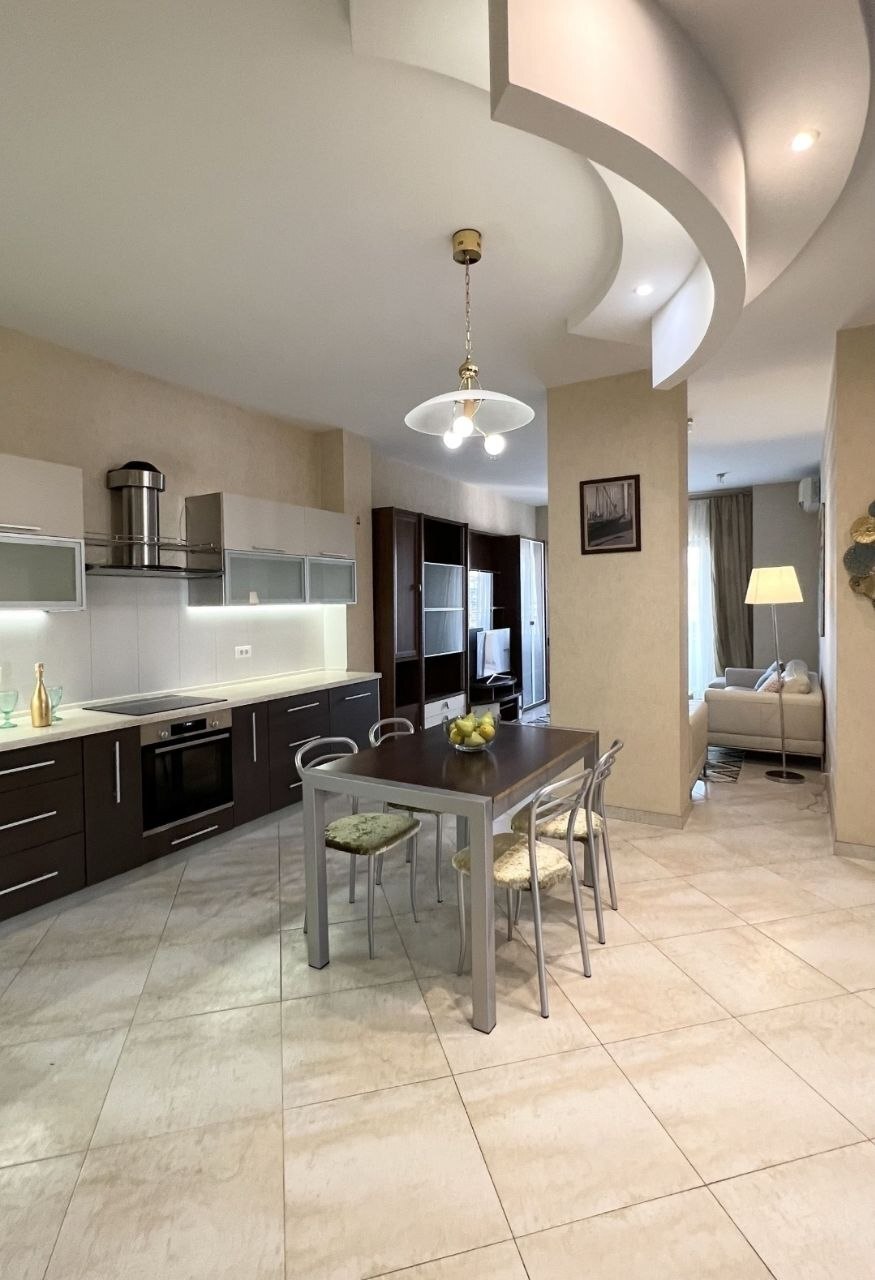 Продаж 3-кімнатної квартири 150 м², Французский бул., 9