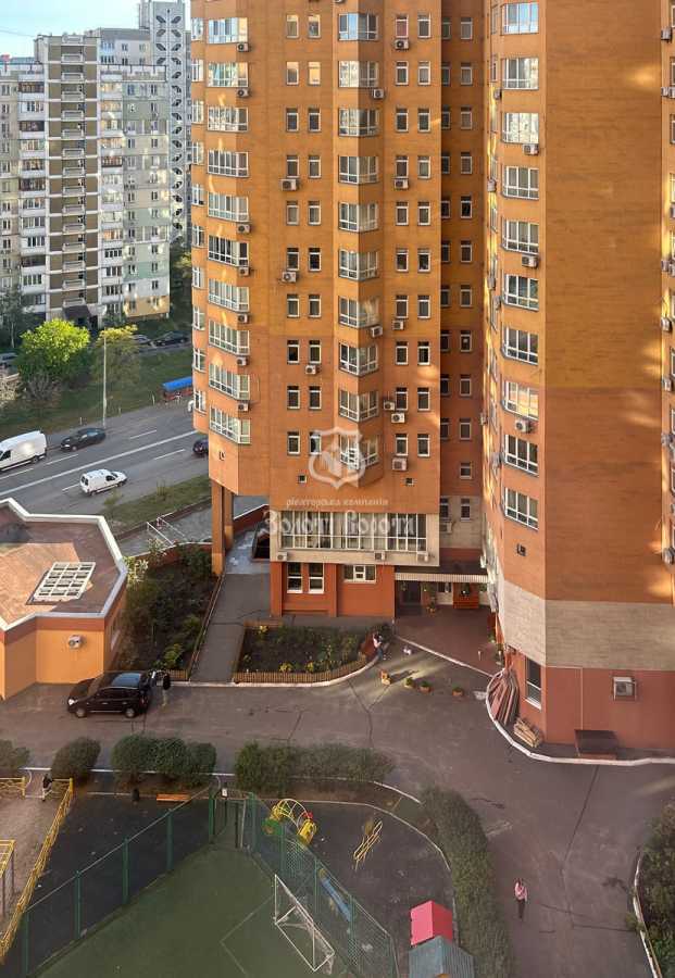 Продаж 3-кімнатної квартири 102.6 м², Олександра Мішуги вул., 2