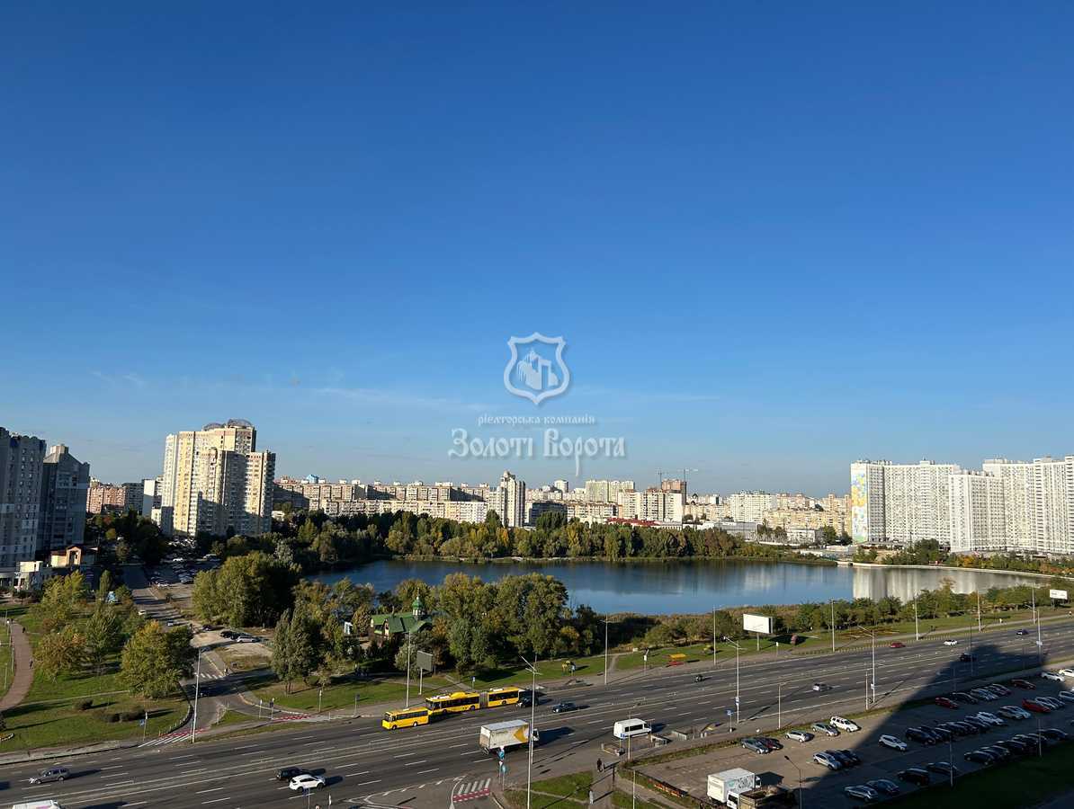 Продаж 3-кімнатної квартири 102.6 м², Олександра Мішуги вул., 2