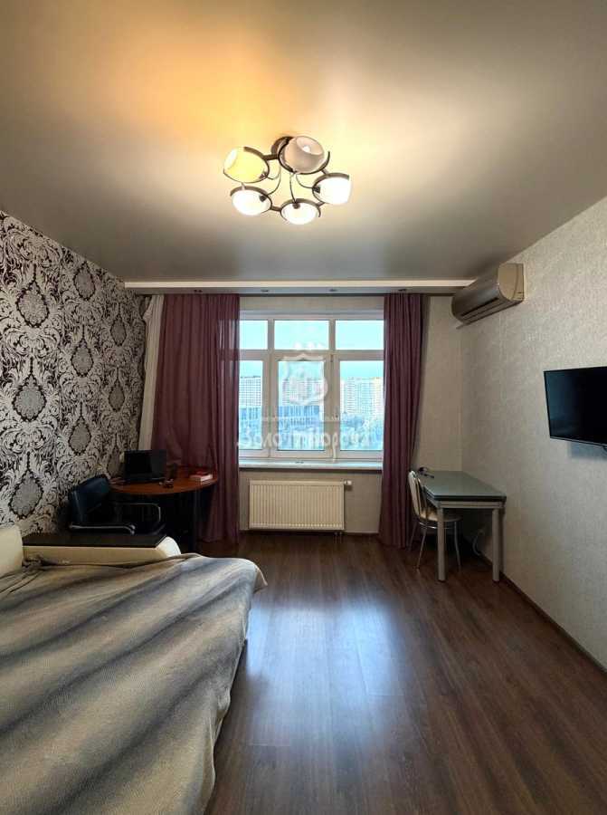 Продаж 1-кімнатної квартири 40.2 м², Берестейський, 71а