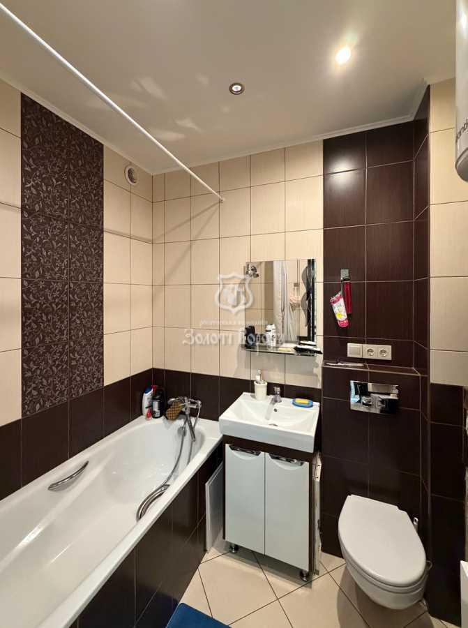 Продаж 1-кімнатної квартири 40.2 м², Берестейський, 71а