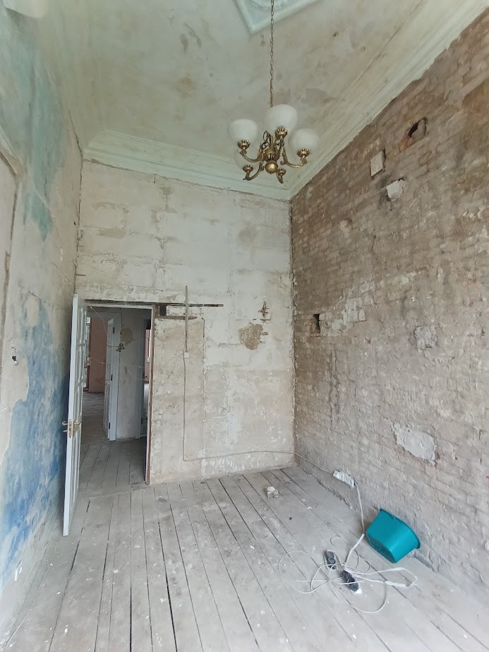 Продаж 3-кімнатної квартири 90 м², Заньковецької вул., 7