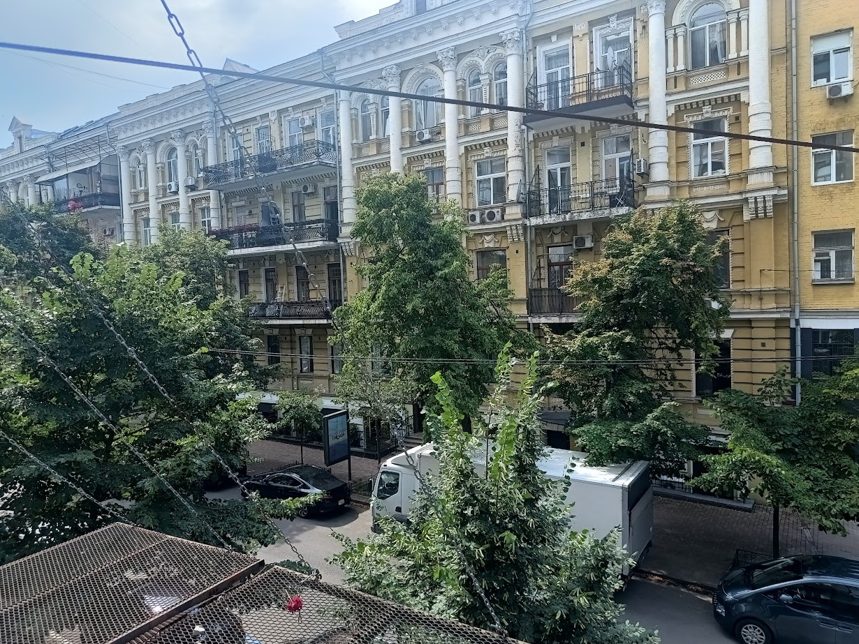 Продаж 3-кімнатної квартири 90 м², Заньковецької вул., 7