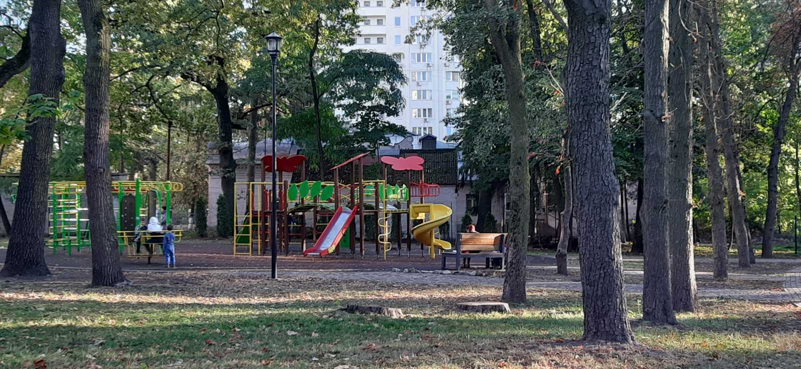 Продаж 2-кімнатної квартири 82 м², Верховинна вул., 35