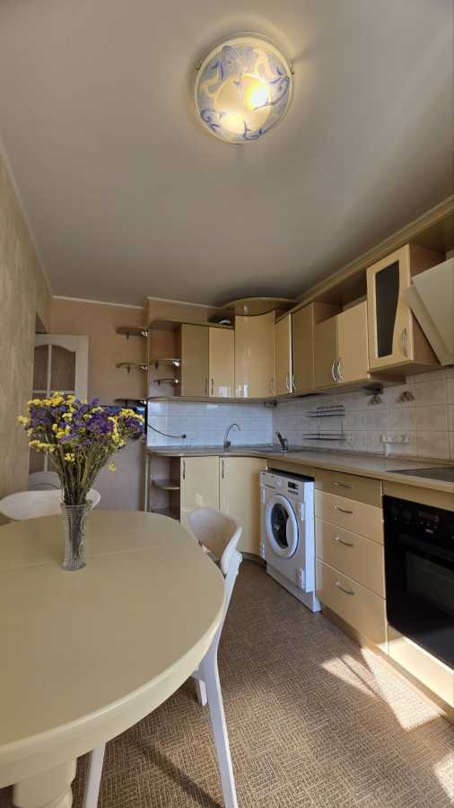 Аренда 3-комнатной квартиры 75 м², Петра Радченко ул., 12
