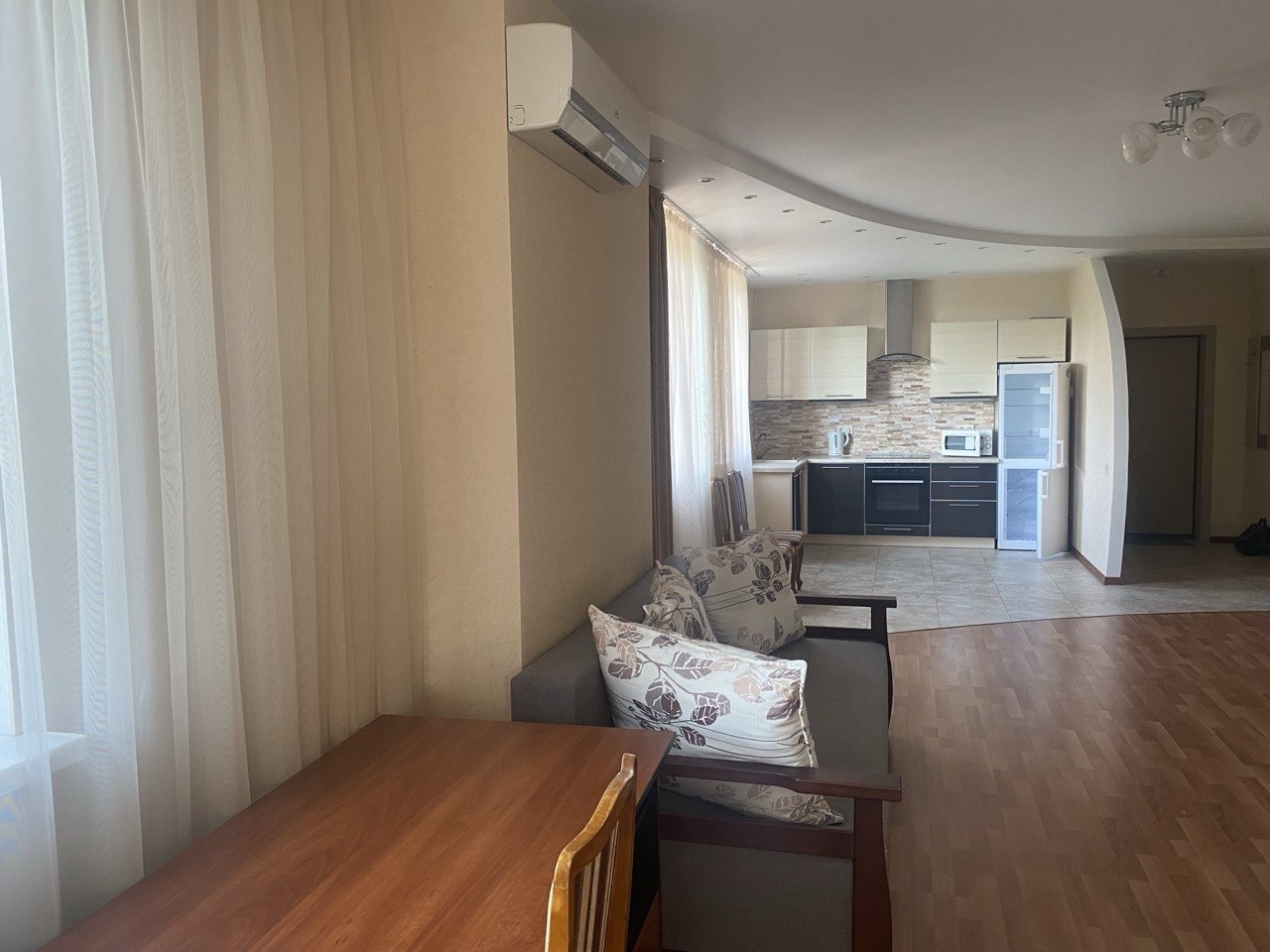 Аренда 2-комнатной квартиры 75 м², Деловая ул., 2Б