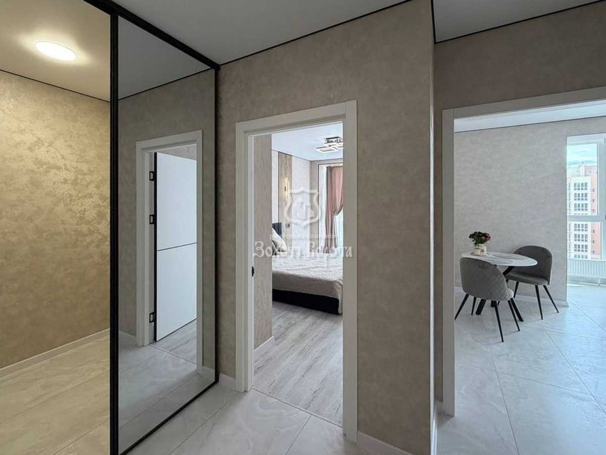 Продаж 1-кімнатної квартири 42.5 м², Героїв Небесної Сотні просп., 26/13
