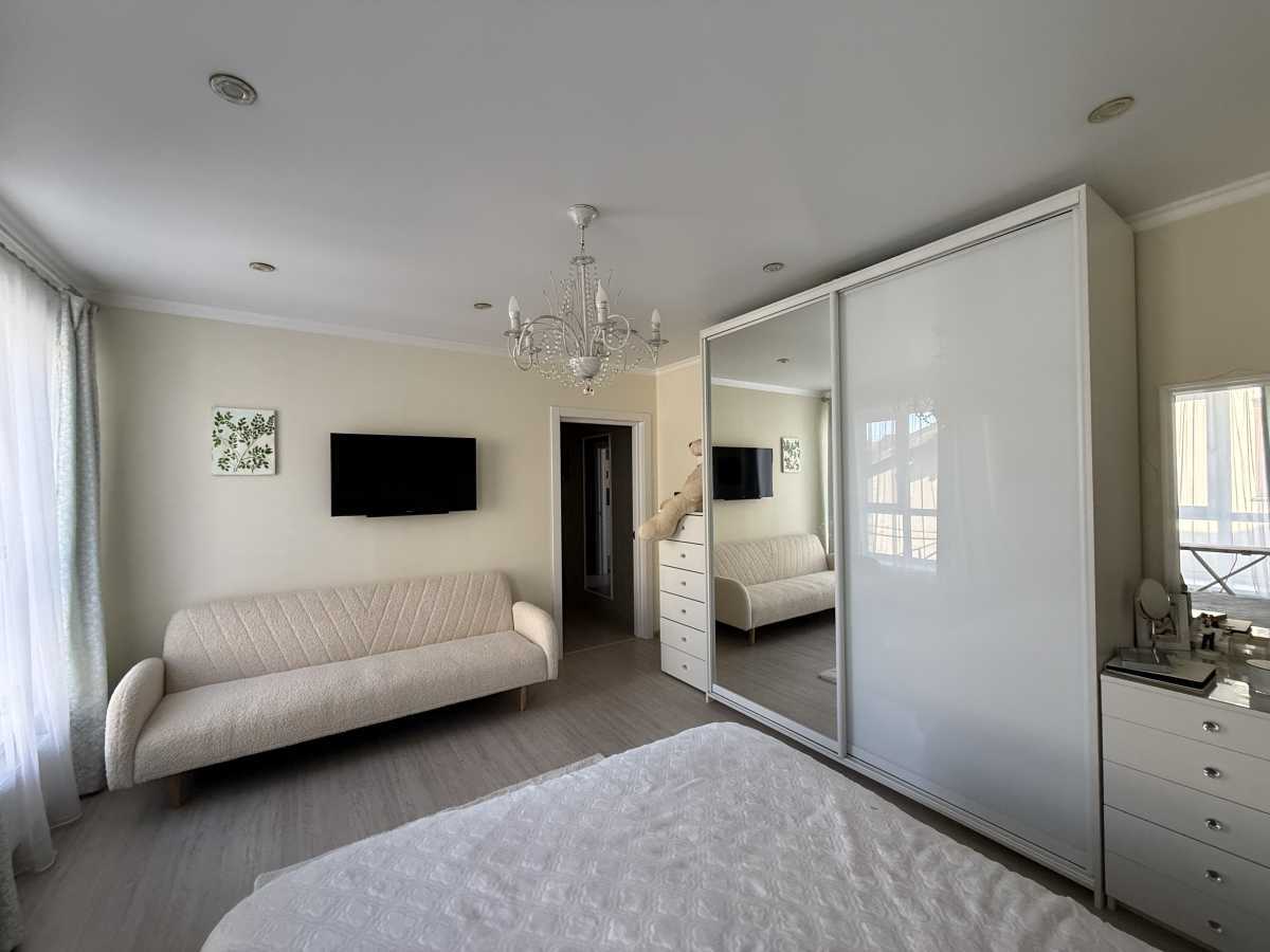 Продаж 2-кімнатної квартири 83 м², Вишнева вул., 16