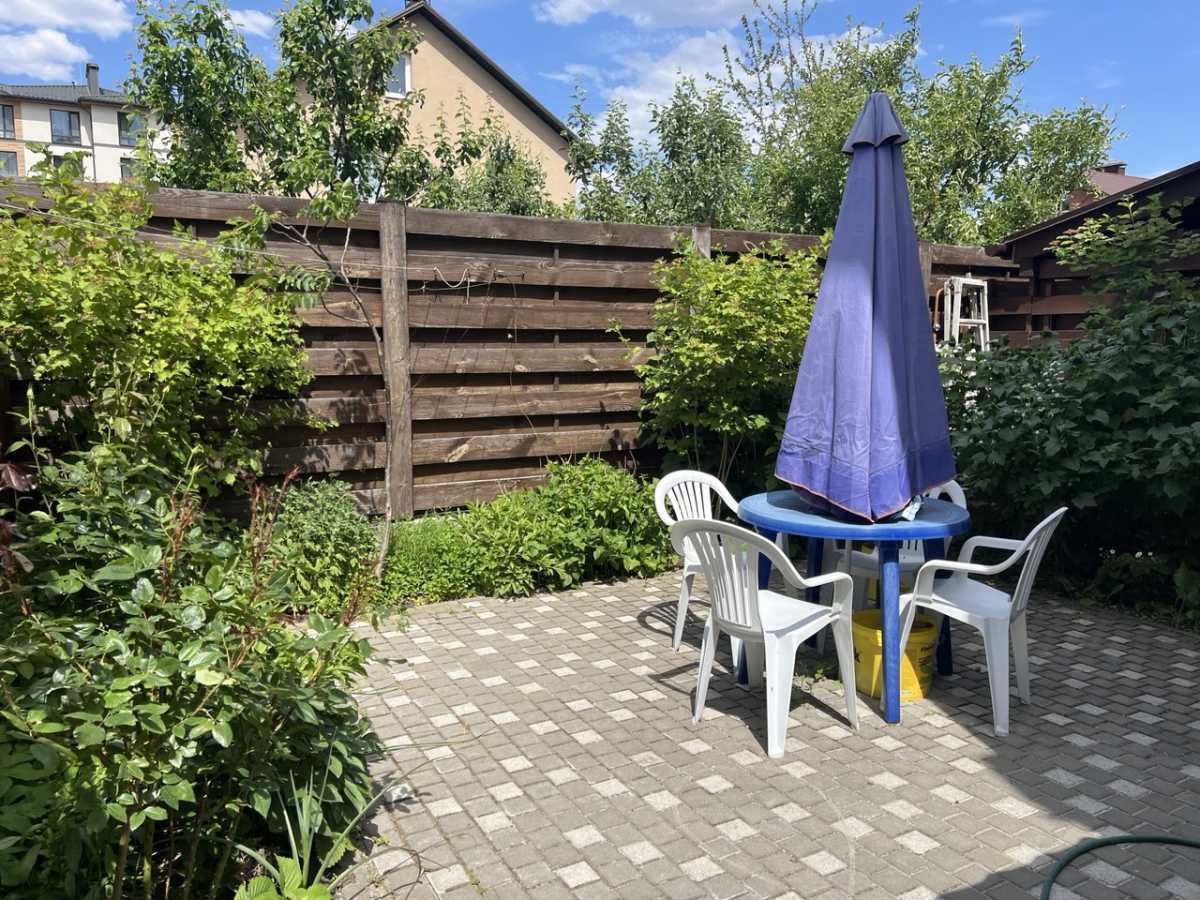 Продаж 2-кімнатної квартири 83 м², Вишнева вул., 16
