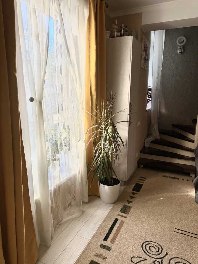 Продаж 2-кімнатної квартири 83 м², Вишнева вул., 16
