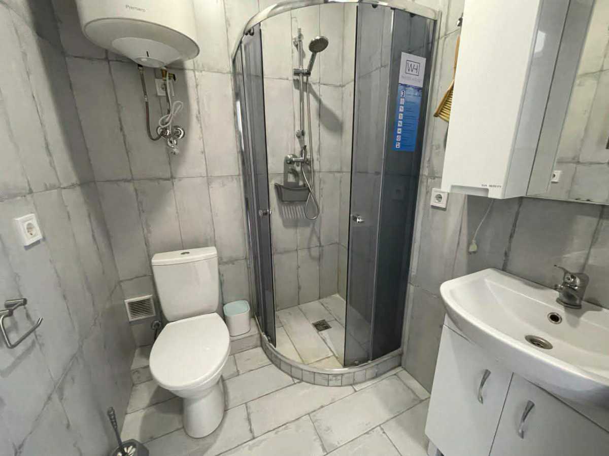 Продаж 2-кімнатної квартири 33 м², Салютна вул., 2