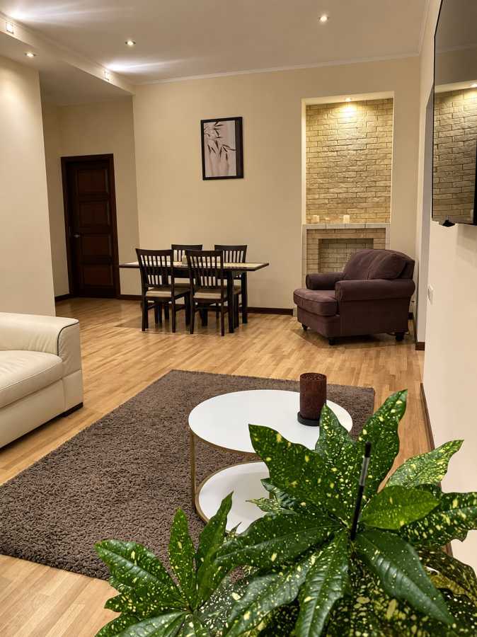 Аренда 3-комнатной квартиры 90 м², Олеся Гончара ул., 37А