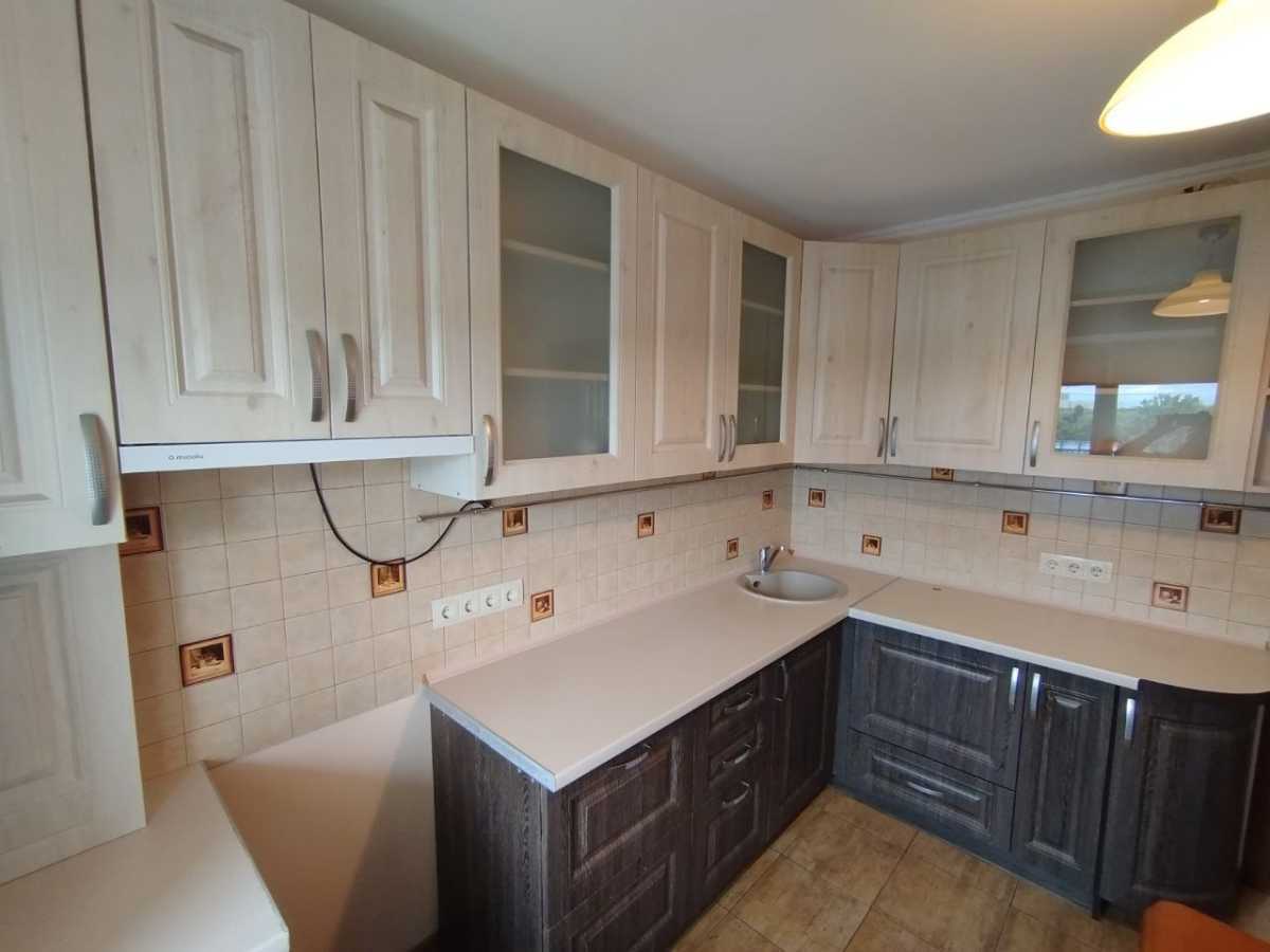 Продаж 2-кімнатної квартири 58 м², Братиславська вул., 13
