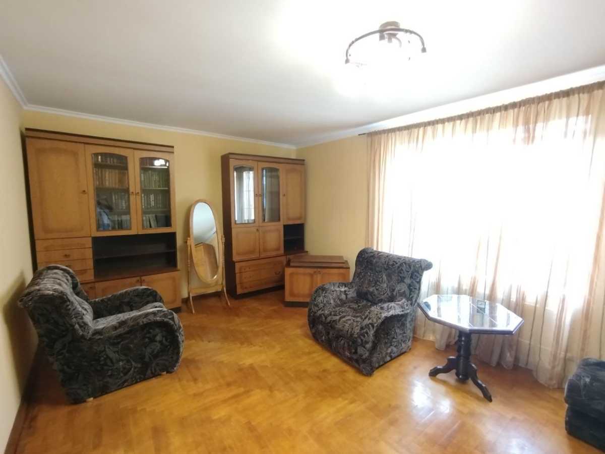 Продаж 2-кімнатної квартири 58 м², Братиславська вул., 13