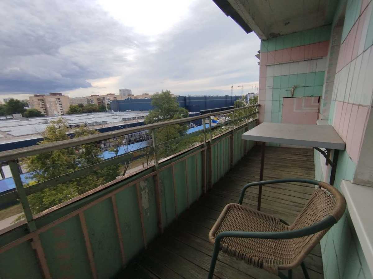 Продаж 2-кімнатної квартири 58 м², Братиславська вул., 13