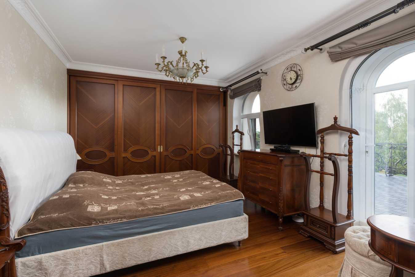 Продажа дома 1500 м², Заводська, 8