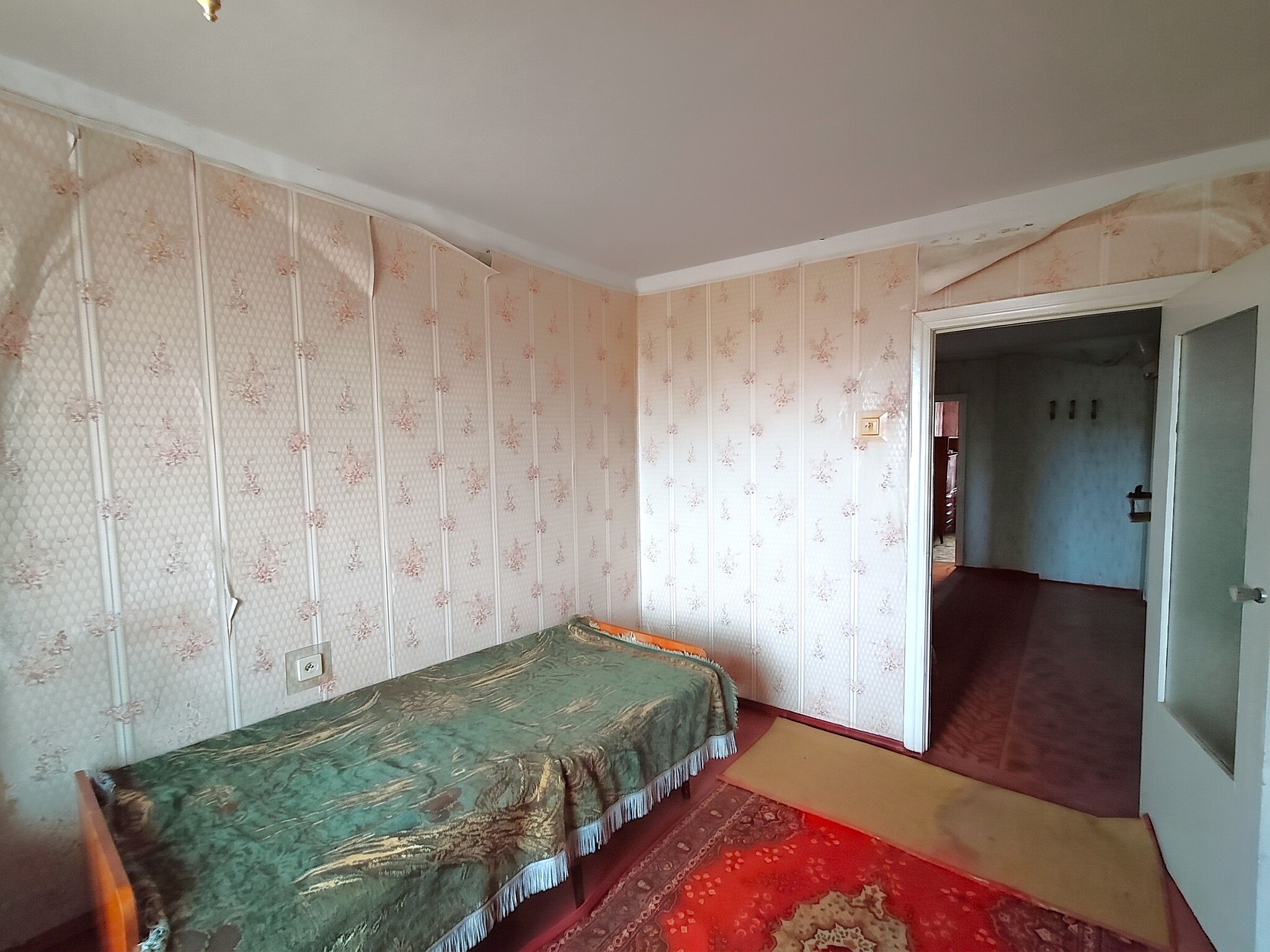 Продажа 4-комнатной квартиры 87.5 м²