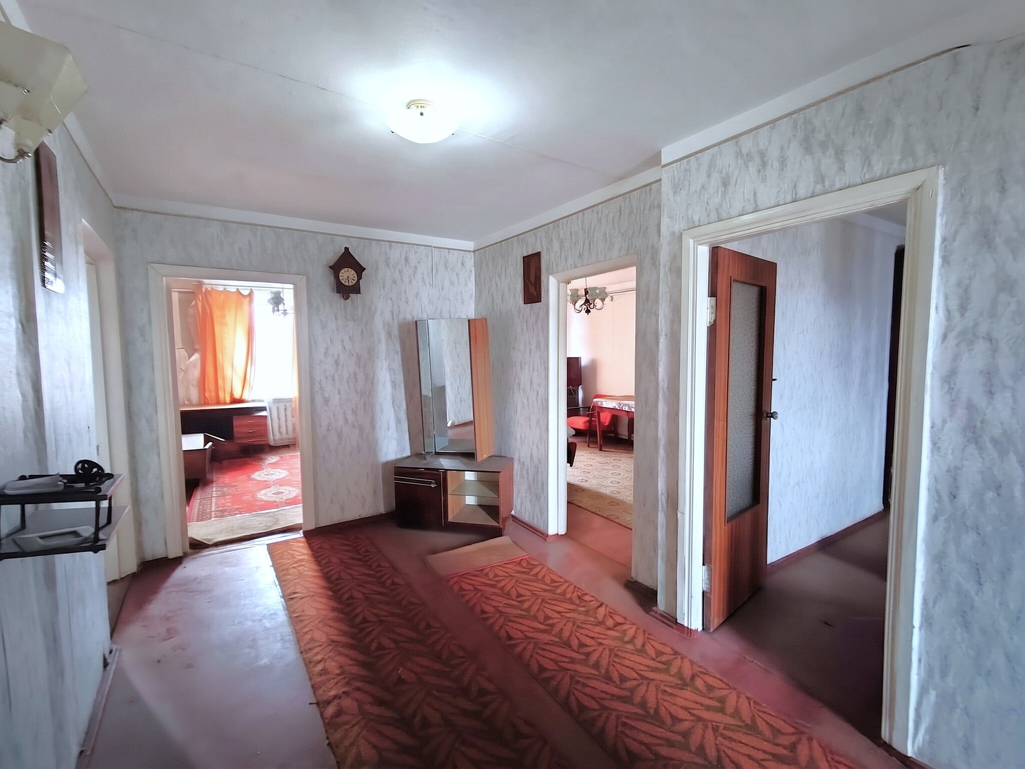 Продажа 4-комнатной квартиры 87.5 м²