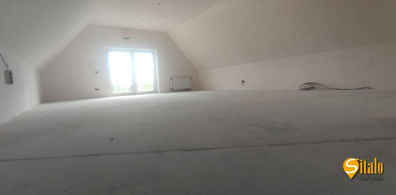 Продаж будинку 350 м²