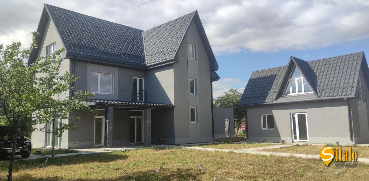 Продаж будинку 350 м²