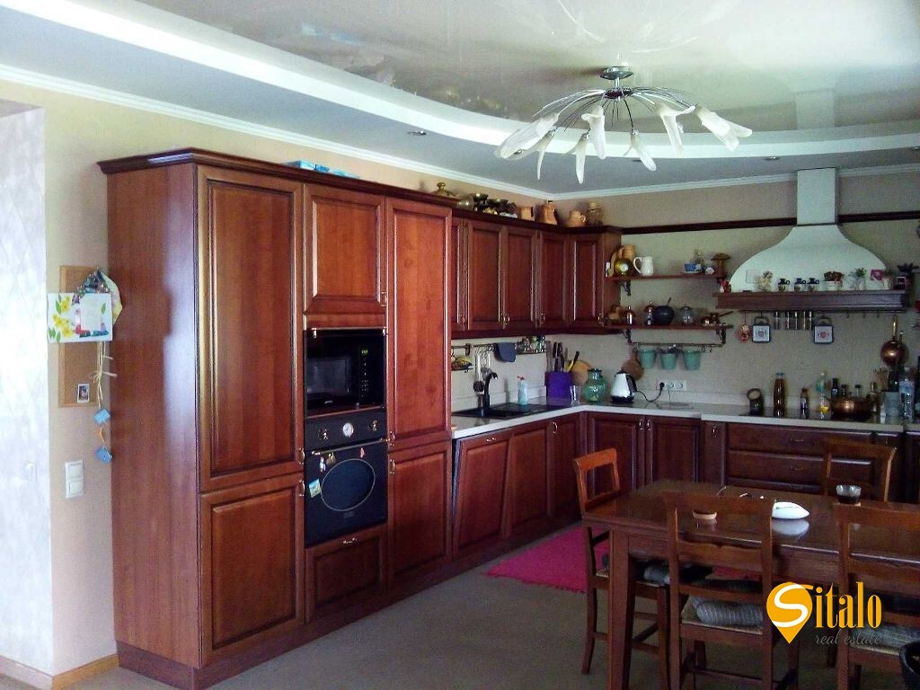 Аренда дома 282 м², 182-я Садовая ул.