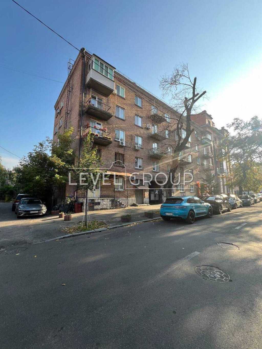 Продаж 2-кімнатної квартири 60 м², Борисоглібська вул., 4