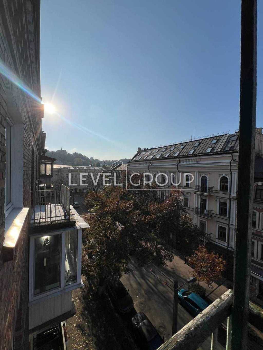 Продаж 2-кімнатної квартири 60 м², Борисоглібська вул., 4
