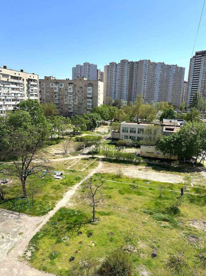 Продажа 2-комнатной квартиры 53 м², Здолбуновская ул., 3