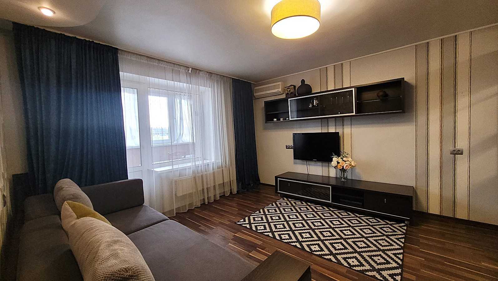 Продажа 3-комнатной квартиры 70 м², Днепровская наб., 13