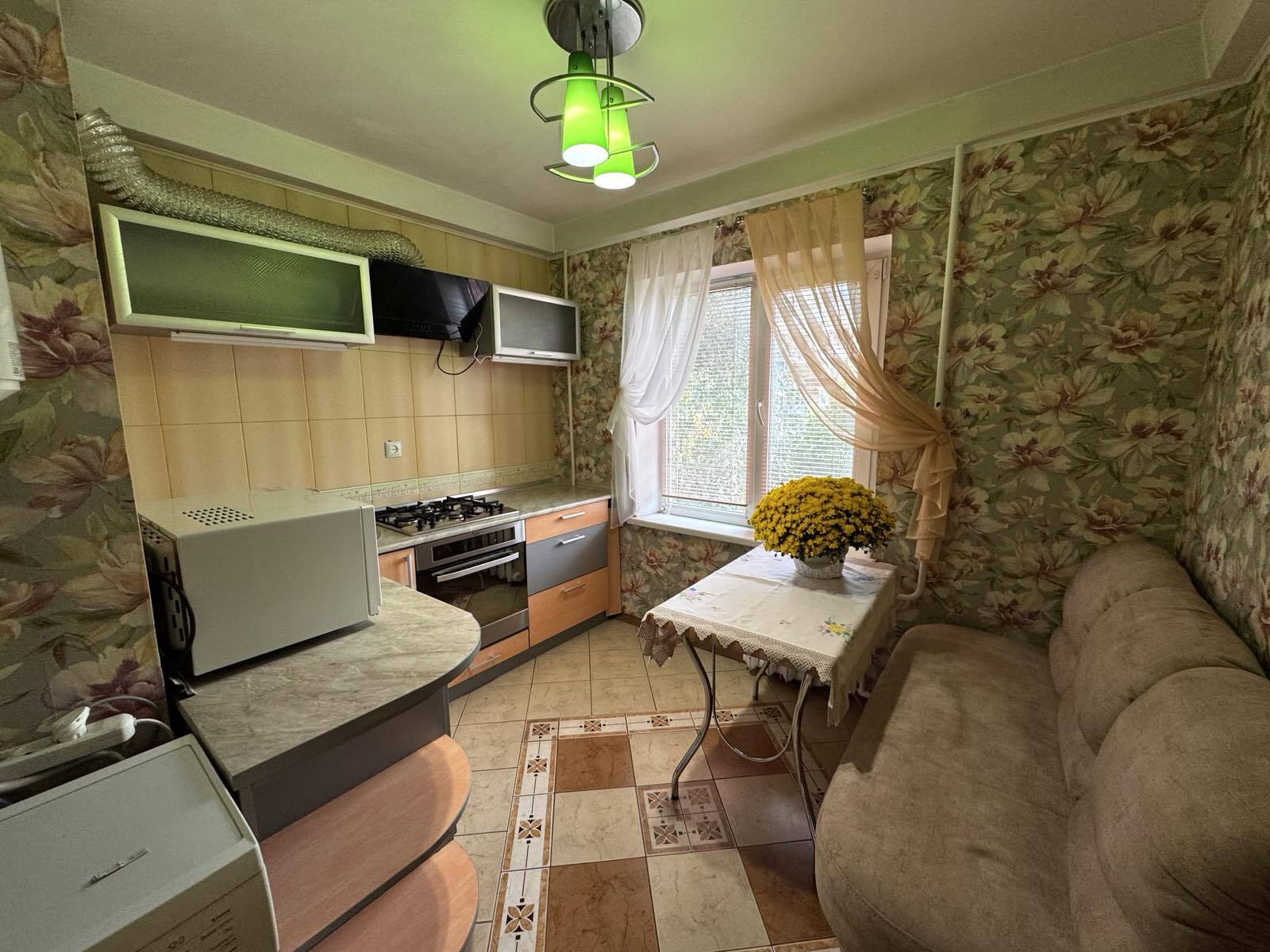 Продажа 2-комнатной квартиры 50 м², Школьная ул.