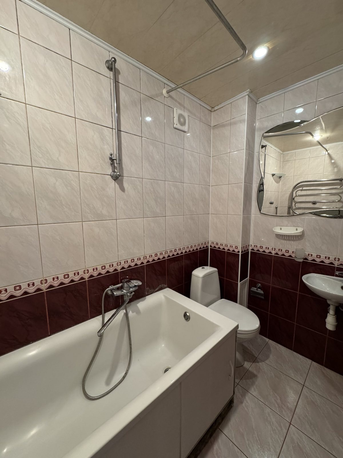 Продажа 2-комнатной квартиры 50 м², Школьная ул.
