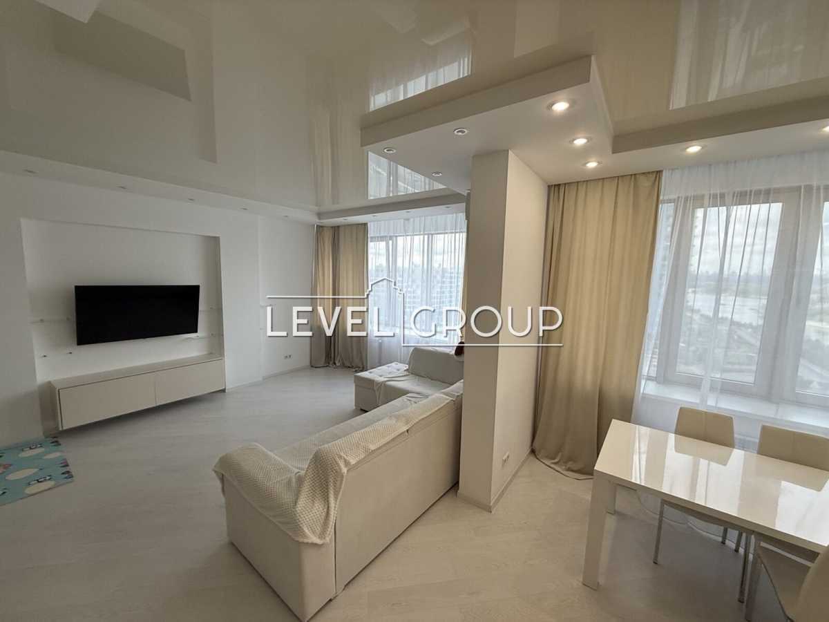 Продажа 2-комнатной квартиры 85 м², Днепровская наб., 14