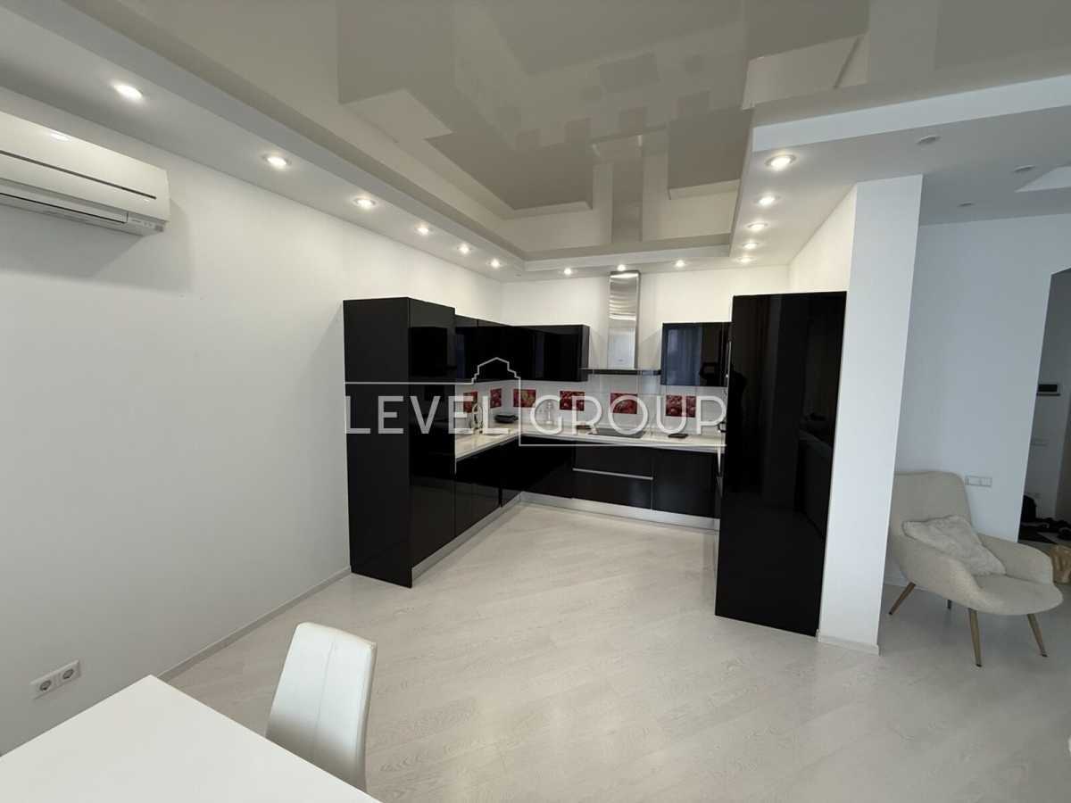 Продажа 2-комнатной квартиры 85 м², Днепровская наб., 14