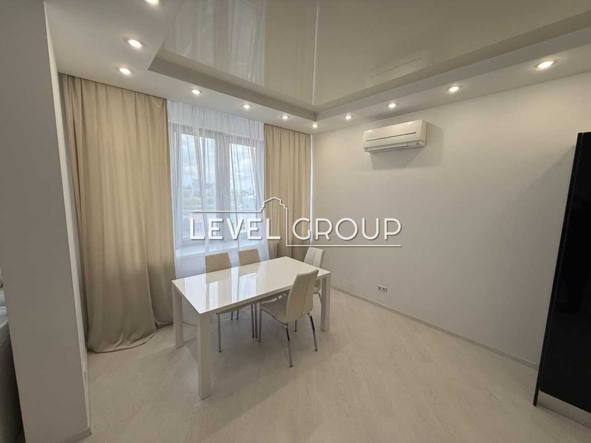 Продажа 2-комнатной квартиры 85 м², Днепровская наб., 14