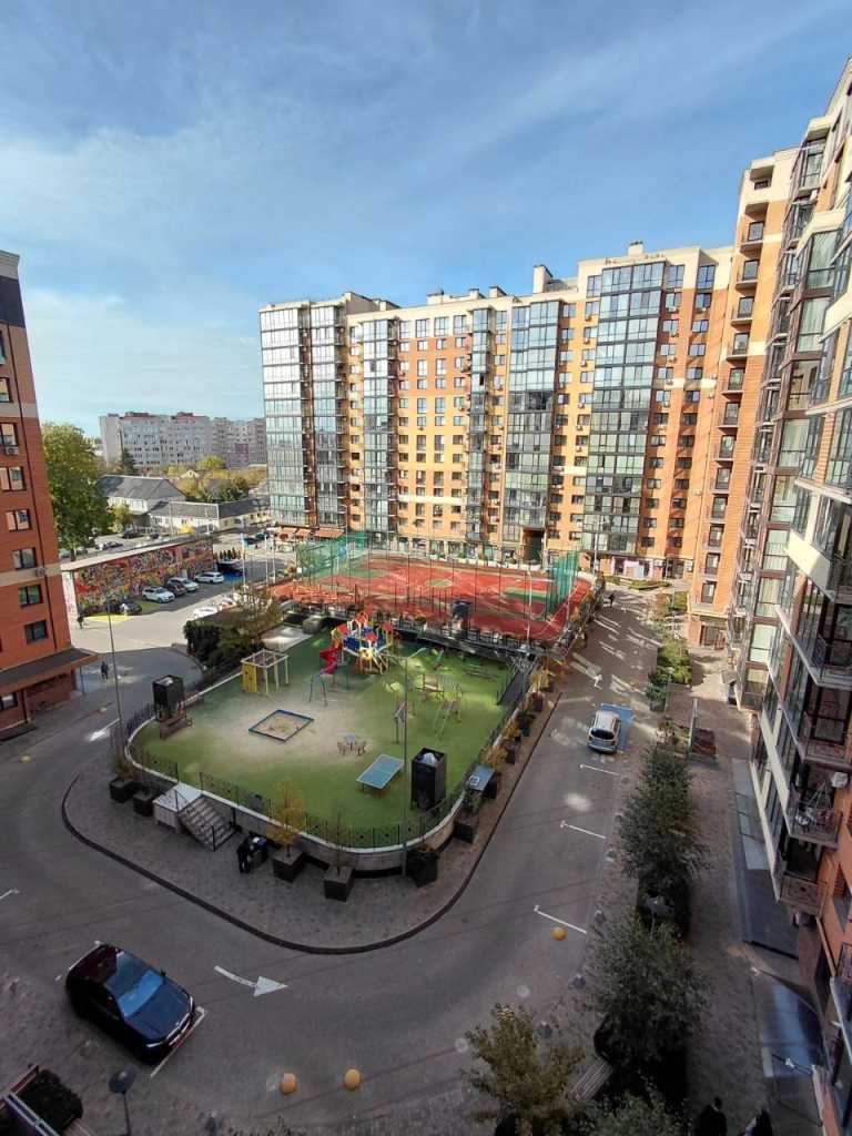 Продажа 1-комнатной квартиры 42 м², Яровица ул., 17