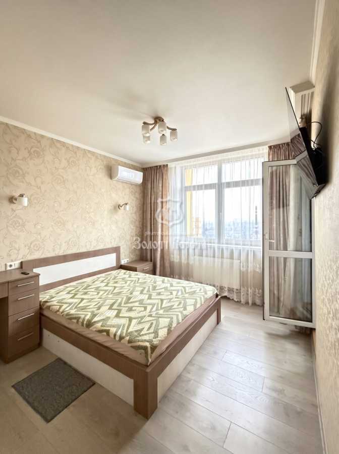 Продаж 3-кімнатної квартири 83.7 м², Сім'ї Кульженків вул., 35