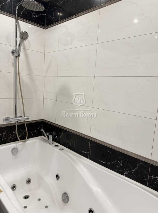 Продаж 3-кімнатної квартири 83.7 м², Сім'ї Кульженків вул., 35