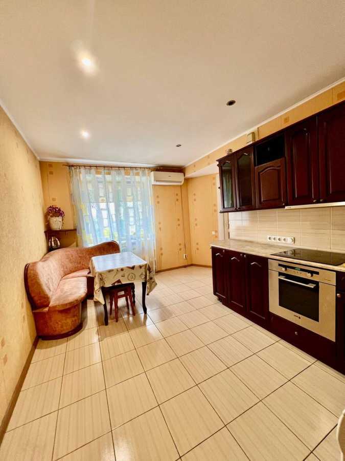 Продажа 2-комнатной квартиры 81 м², Маршала Тимошенко ул., 13А