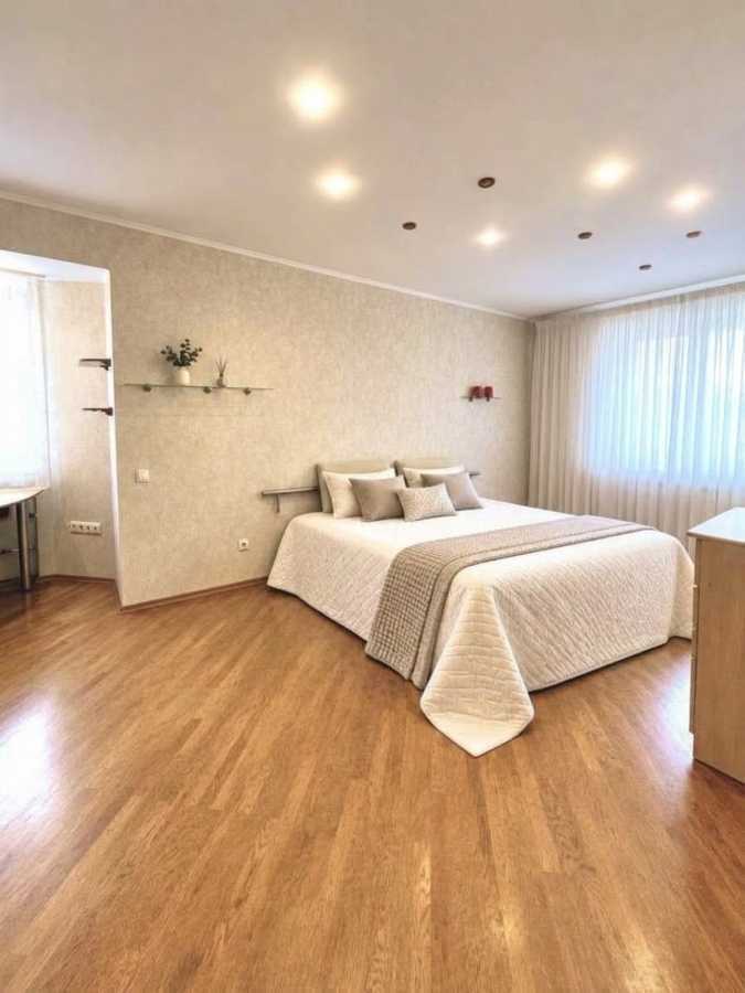Продажа 2-комнатной квартиры 81 м², Маршала Тимошенко ул., 13А
