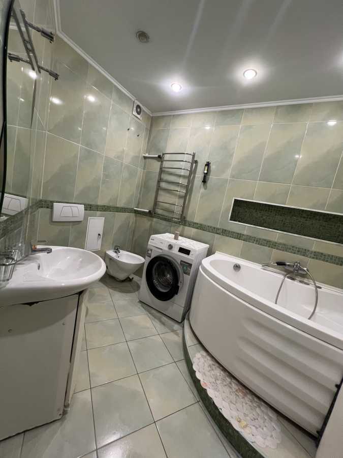 Продажа 2-комнатной квартиры 81 м², Маршала Тимошенко ул., 13А