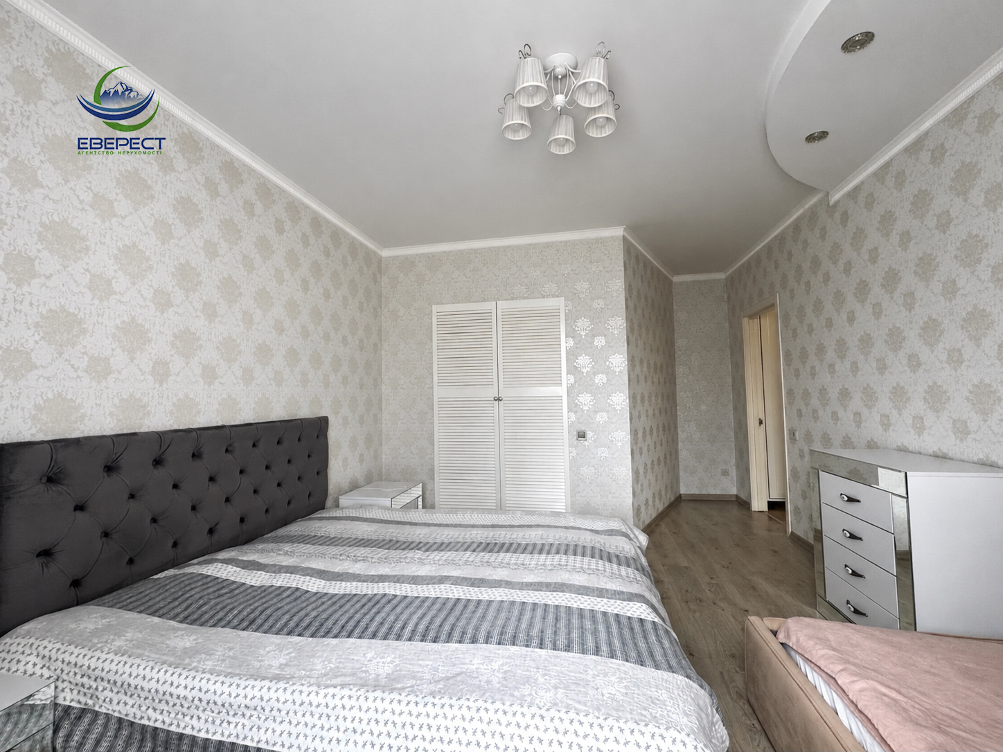 Продажа 2-комнатной квартиры 69.5 м², ЖК на вул. Єршова / вул. Відродження, 50А