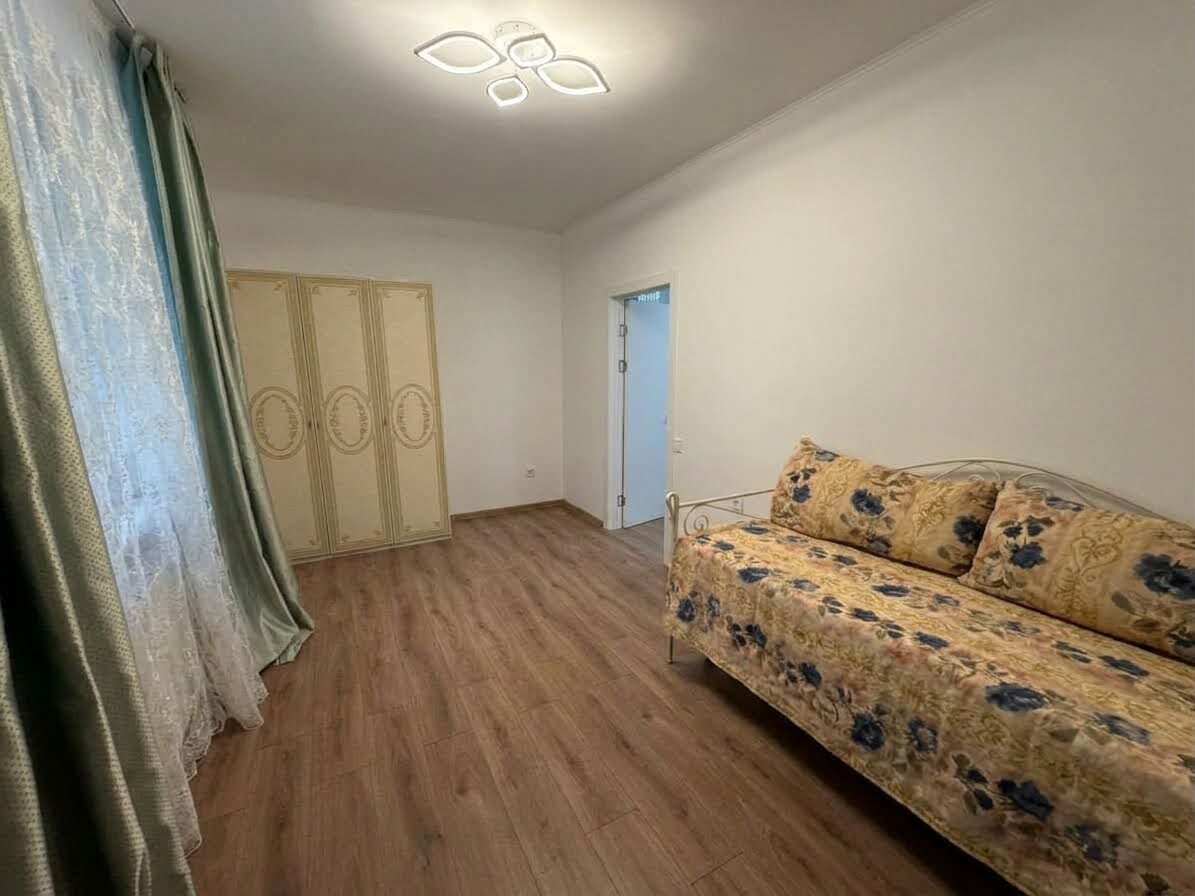 Продажа 2-комнатной квартиры 42.1 м², Резницкая ул., 6