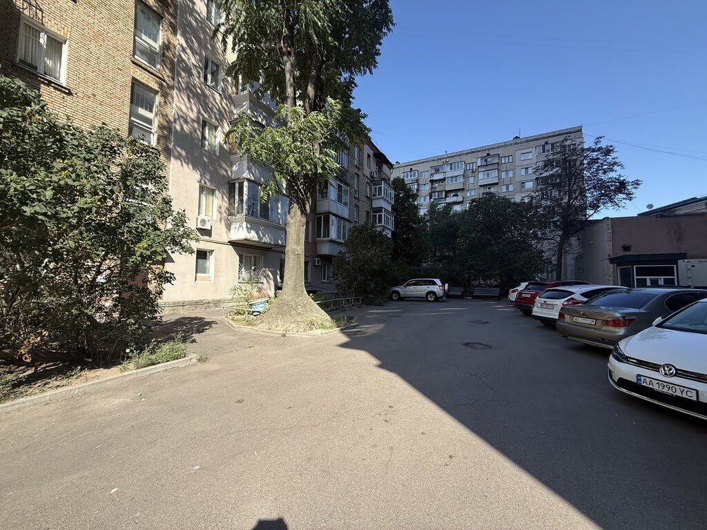 Продажа 2-комнатной квартиры 42.1 м², Резницкая ул., 6