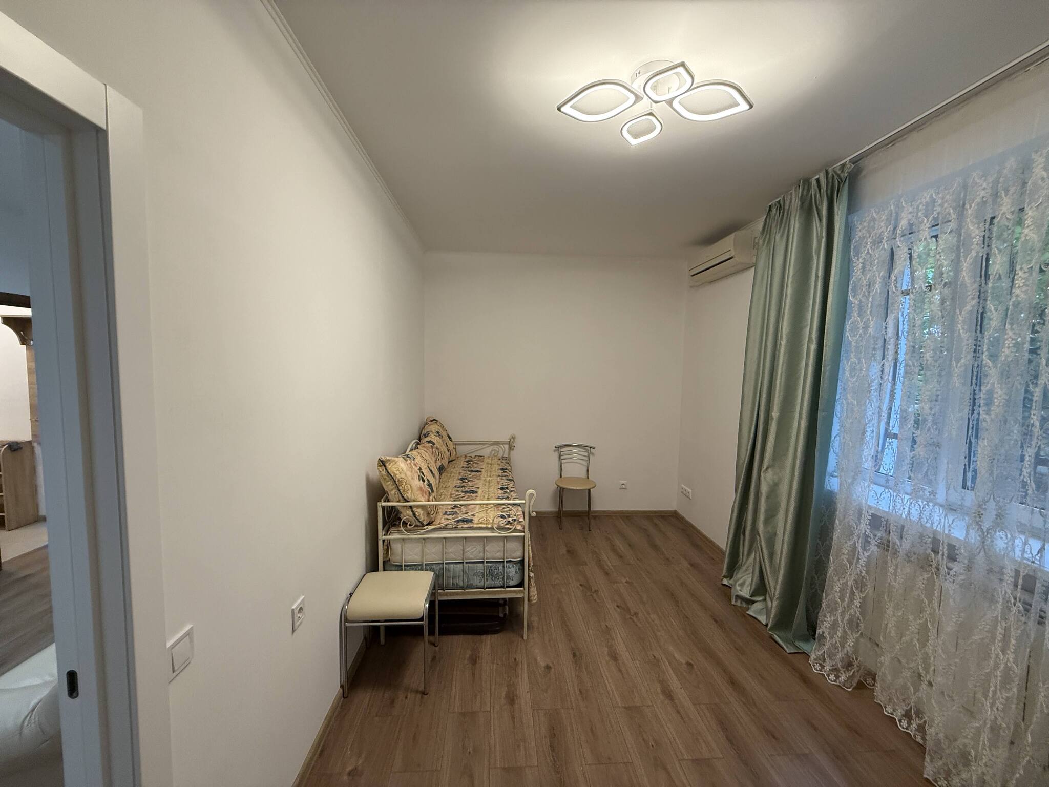 Продажа 2-комнатной квартиры 42.1 м², Резницкая ул., 6