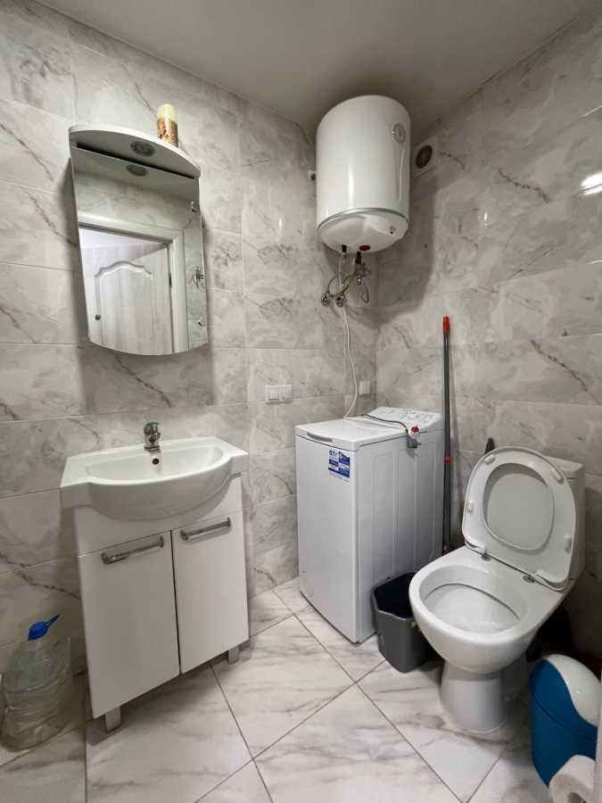 Оренда 1-кімнатної квартири 23 м², Машинобудівна вул., 41
